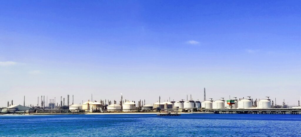 oil storage tank, crude oil, oil terminal-5015840.jpg